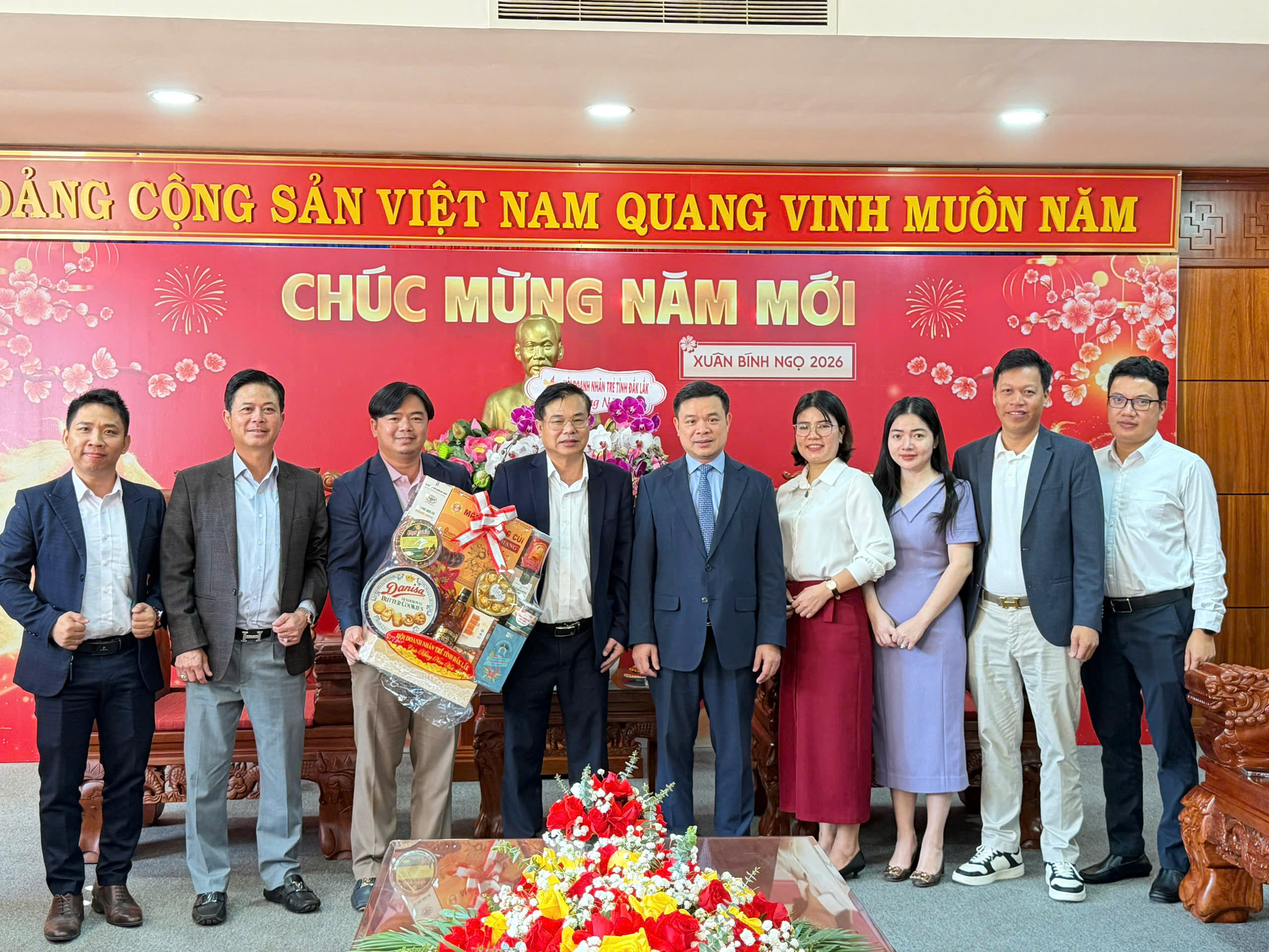 HỘI DOANH NHÂN TRẺ TỈNH ĐẮK LẮK THĂM VÀ CHÚC TẾT CÁC CƠ QUAN ĐỊA PHƯƠNG NHÂN DỊP XUÂN BÍNH NGỌ 2026