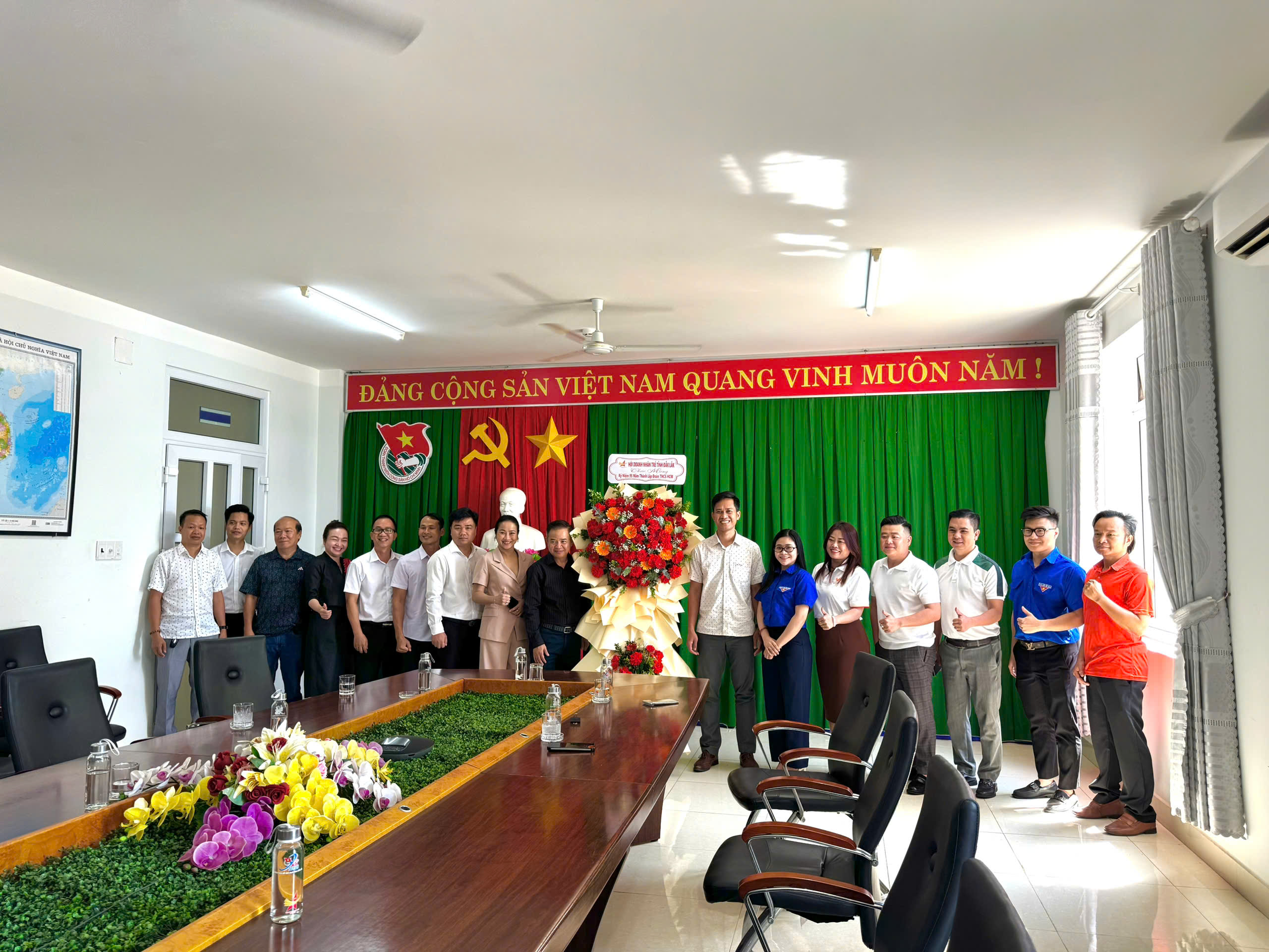 HỘI DOANH NHÂN TRẺ TỈNH ĐẮK LẮK CHÚC MỪNG TỈNH ĐOÀN ĐẮK LẮK NHÂN KỶ NIỆM 95 NĂM NGÀY THÀNH LẬP ĐOÀN TNCS HCM 26/3