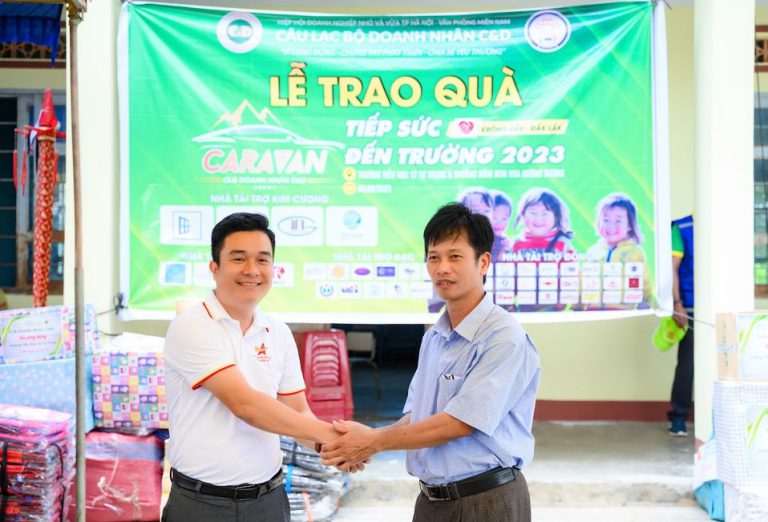 ĐẠI DIỆN HỘI DOANH NHÂN TRẺ TỈNH ĐẮK LẮK ĐỒNG HÀNH CÙNG ĐOÀN CARAVAN TIẾP SỨC ĐẾN TRƯỜNG 2023