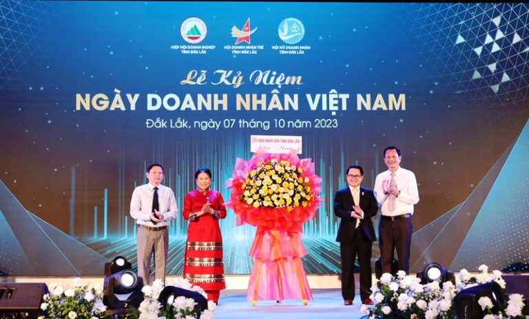 HỘI DOANH NHÂN TRẺ TỈNH ĐẮK LẮK ĐỒNG HÀNH TỔ CHỨC CHƯƠNG TRÌNH KỶ NIỆM NGÀY DOANH NHÂN VIỆT NAM 13/10/2023