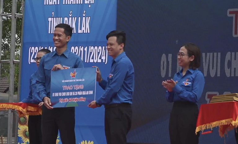 HỘI DOANH NHÂN TRẺ TỈNH ĐẮK LẮK ĐỒNG HÀNH VÀ TÀI TRỢ TRONG LỄ RA QUÂN CHIẾN DỊCH THANH NIÊN TÌNH NGUYỆN HÈ TỈNH ĐẮK LẮK NĂM 2024 TẠI HUYỆN KRÔNG BÔNG