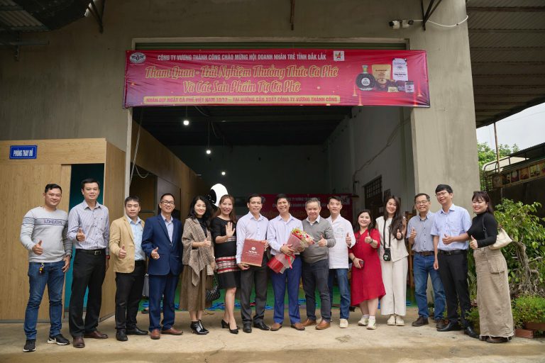 THƯỞNG THỨC CÀ PHÊ 5 MÓN TRONG CHƯƠNG TRÌNH CÀ PHÊ HỘI DOANH NHÂN TRẺ TỈNH ĐẮK LẮK TẠI DOANH NGHIỆP SÁNG THỨ BA NGÀY 10/12/2024