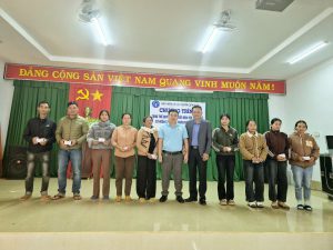 HỘI DOANH NHÂN TRẺ HUYỆN CƯ M’GAR ĐỒNG HÀNH TẶNG 150 THẺ BẢO HIỂM Y TẾ CHO ĐỒNG BÀO DÂN TỘC CÓ HOÀN CẢNH KHÓ KHĂN TẠI THỊ TRẤN EA PỐK, CƯ M’GAR, ĐẮK LẮK